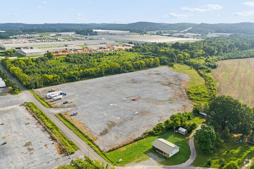 More Photos Of 390 Johnson Lake Rd, Adairsville Land For Lease