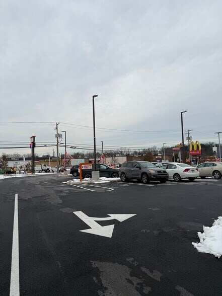 More Photos Of 900 Eisenhower Blvd, Harrisburg Storefront For Lease