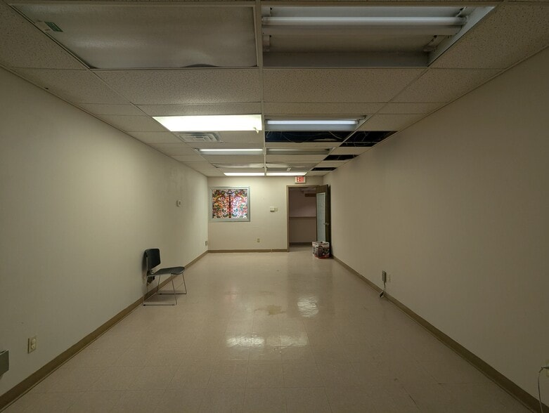 More Photos Of 715 Orleans St, Beaumont Office For Sale