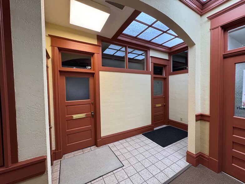 More Photos Of 15 S Tracy Ave, Bozeman Office For Lease