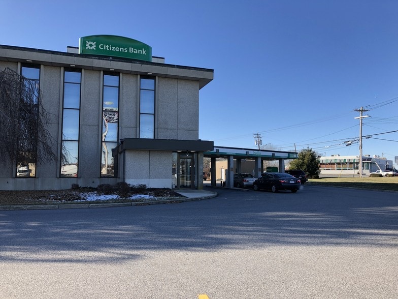 More Photos Of 4 Plaza Way, Fairhaven Bank For Lease