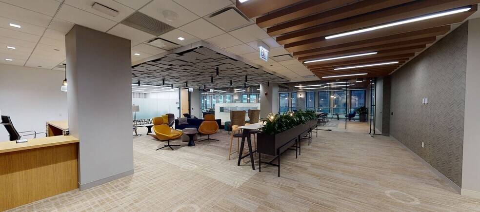 More Photos Of 125 S Wacker Dr, Chicago Office For Lease
