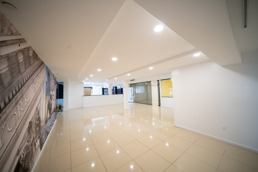 Primary Photo Of 38-06 Greenpoint Ave, Long Island City Apartments For Lease