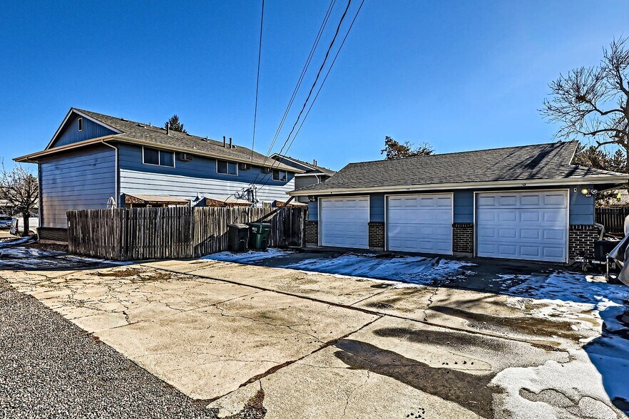 More Photos Of 9 Lansing St, Aurora Apartments For Sale