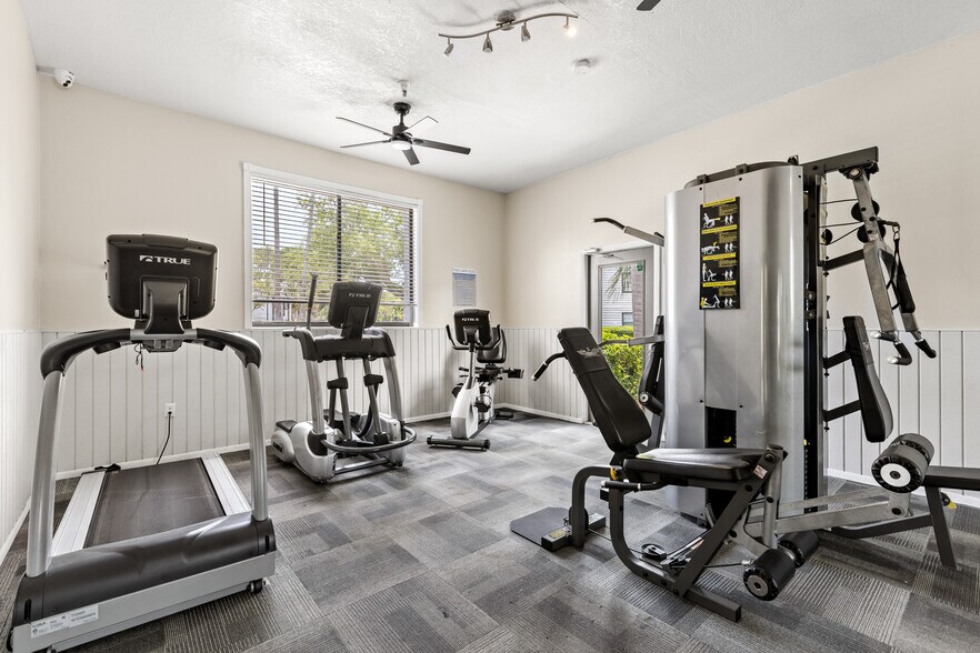 More Photos Of 5933 28th Ave W, Bradenton Apartments For Sale