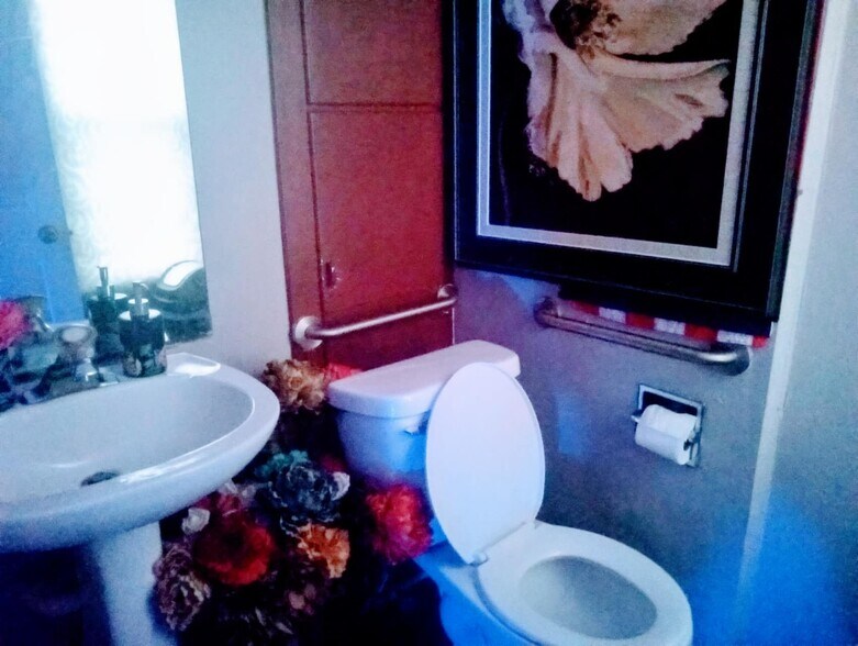 More Photos Of 2222 Roosevelt Rd, Kenosha Medical For Lease