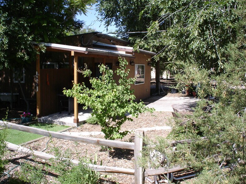 More Photos Of 1804 E College Blvd, Roswell General Retail For Sale