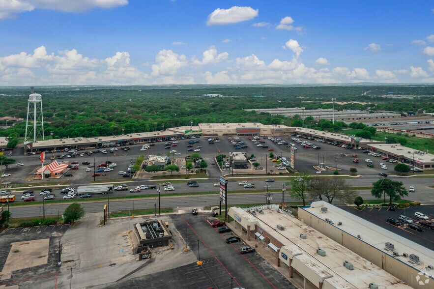 More Photos Of 7012-7084 Bandera Rd, San Antonio Freestanding For Lease