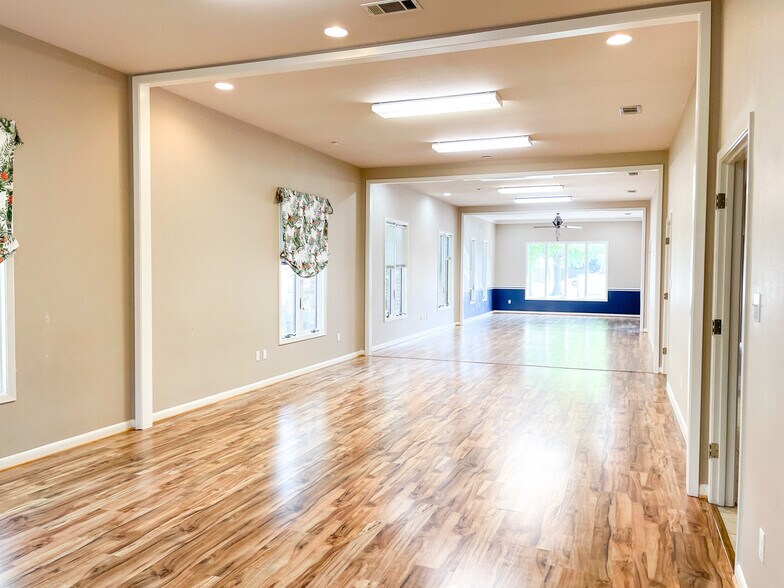 More Photos Of 10527 Kentshire Ct, Baton Rouge Office For Lease