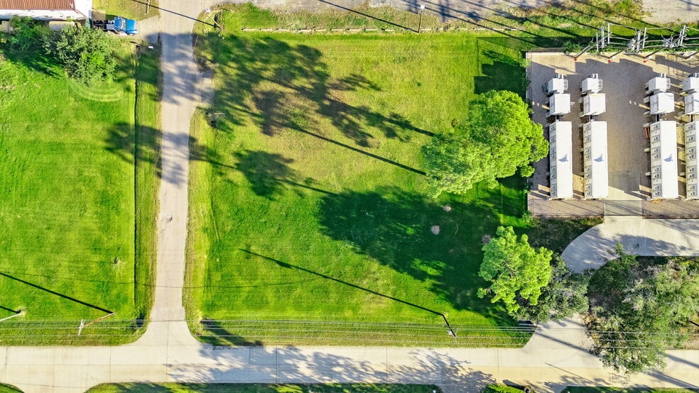 More Photos Of 3817 Venzi St, Dickinson Warehouse For Sale