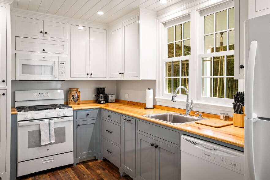 More Photos Of 3500 Sunset Lodge Ct, Charlottesville Hotel For Sale