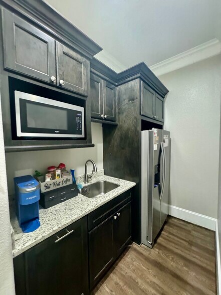 More Photos Of 19535 Champion Forest Dr, Spring Office For Sale