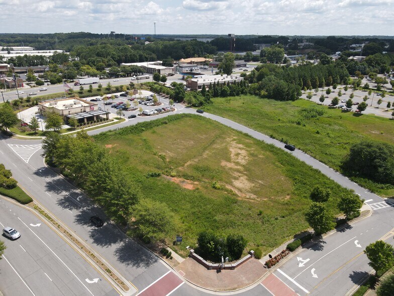More Photos Of 458 Northolt Pky, Suwanee General Retail For Lease