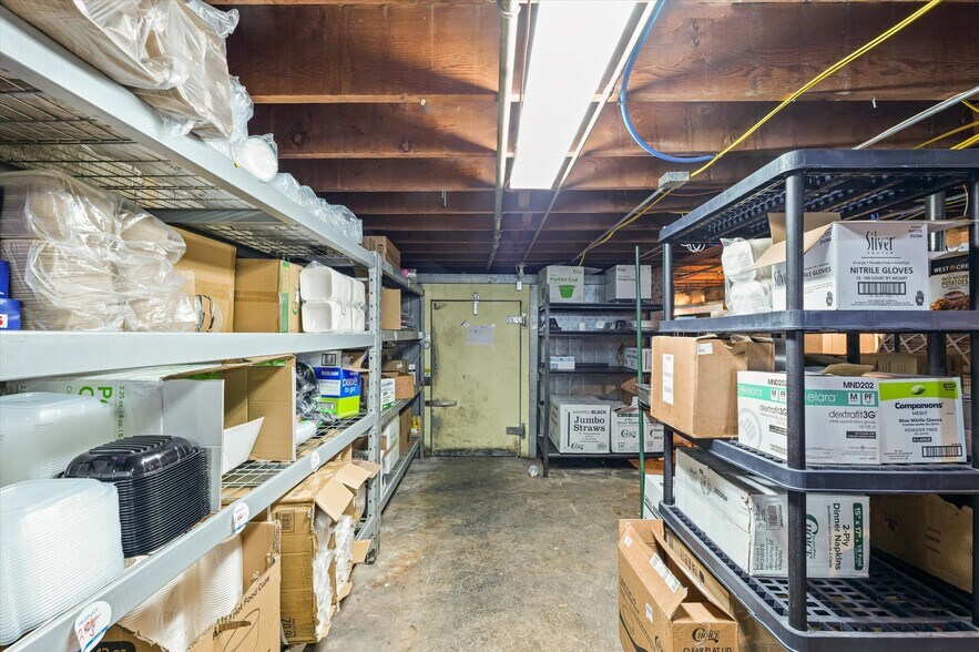 More Photos Of 125 S Market St, Paxton Specialty For Sale