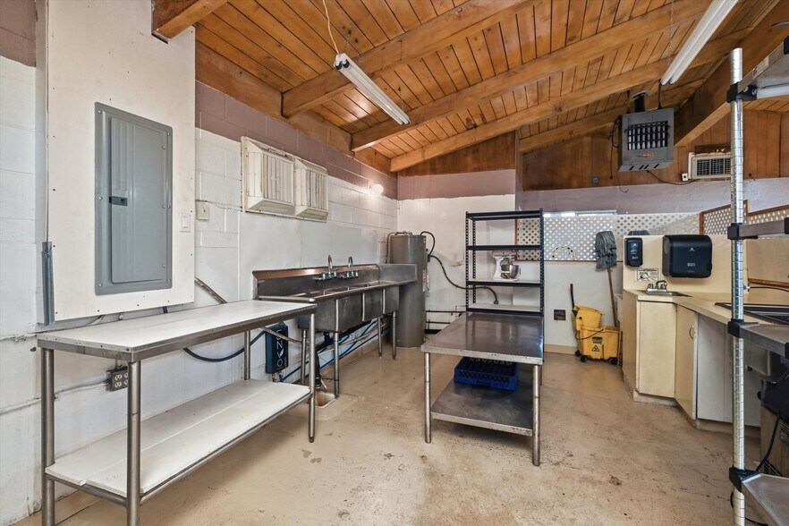 More Photos Of 3794 CA-20, Nice General Retail For Sale