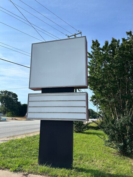 More Photos Of 296 E Blackstock Rd, Spartanburg General Retail For Sale