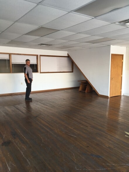 More Photos Of 104 S 2nd St, Okemah Restaurant For Sale