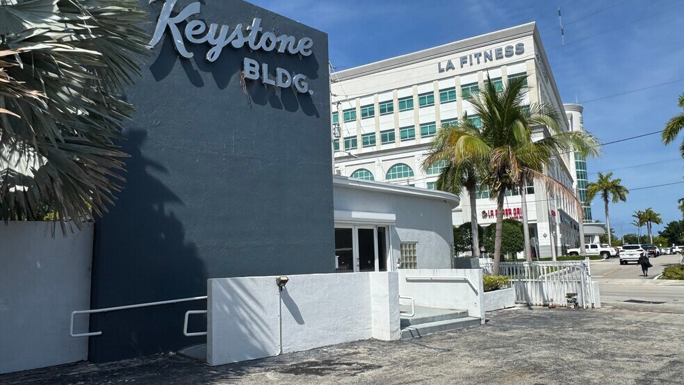 Primary Photo Of 1785 NE Broad Cswy, North Miami Beach Medical For Lease