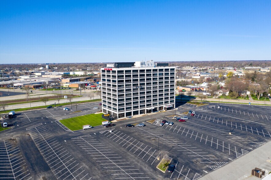 More Photos Of 800 E Northwest Hwy, Palatine Office For Lease