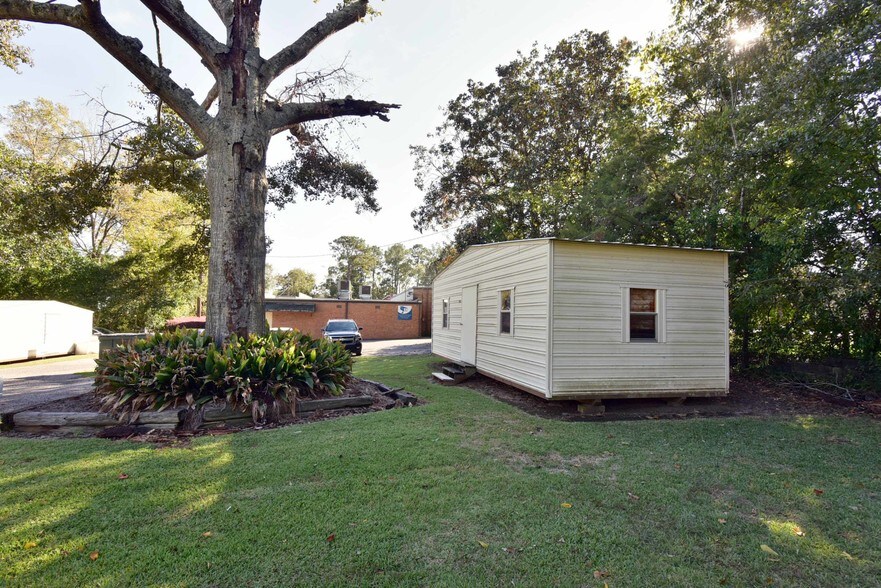 More Photos Of 420 Johnson St SE, Dawson Storefront Retail Office For Sale