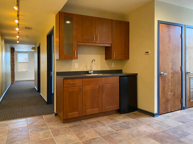 More Photos Of 2429 E Carson St, Pittsburgh Storefront Retail Office For Lease