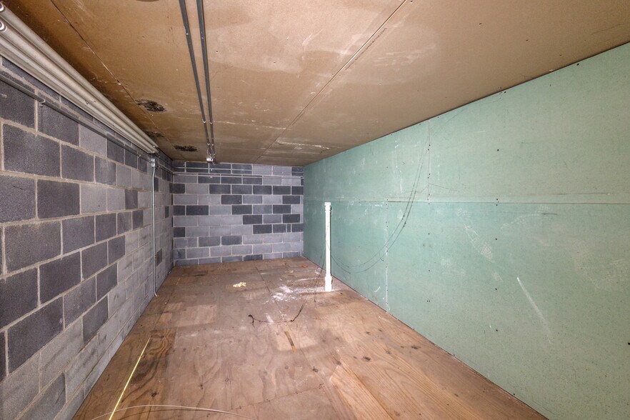 More Photos Of 3545 W Market St, Johnson City Industrial For Sale