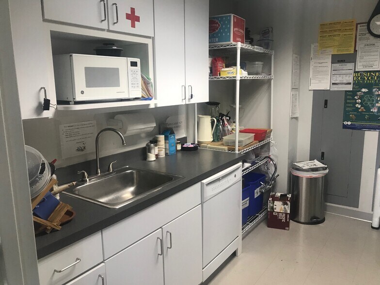 More Photos Of 804 Pershing Dr, Silver Spring Medical For Sale