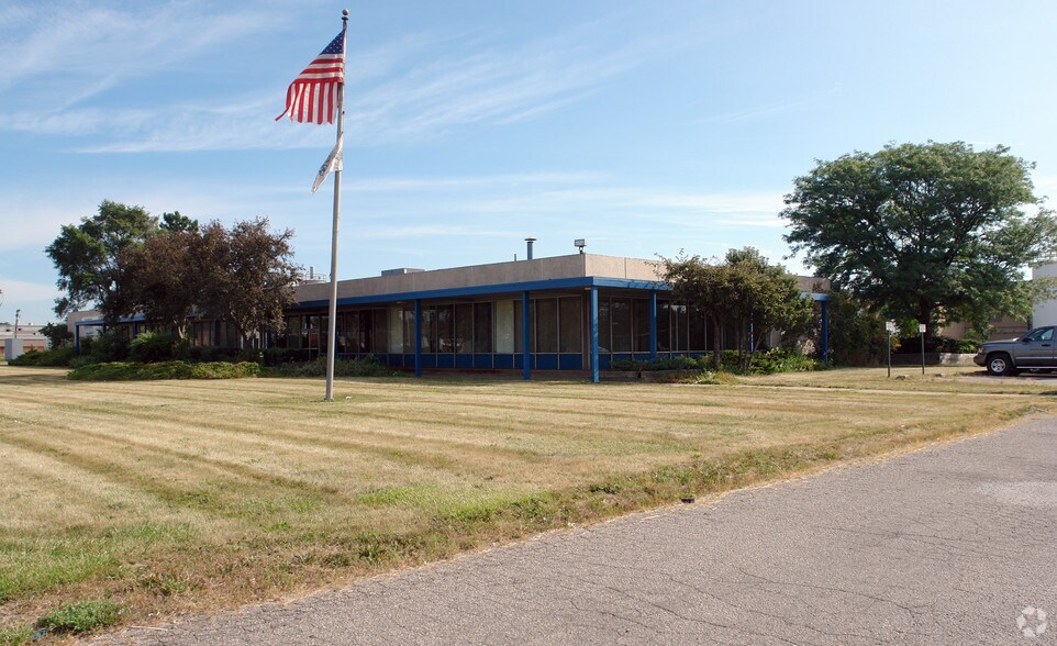 Primary Photo Of 24030-24060 Hoover Rd, Warren Manufacturing For Sale