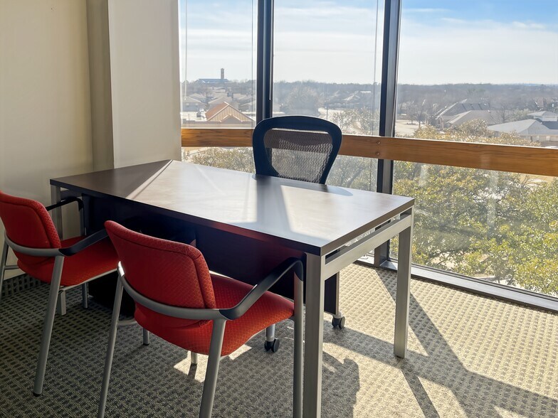 More Photos Of 1600 Airport Fwy, Bedford Coworking Space