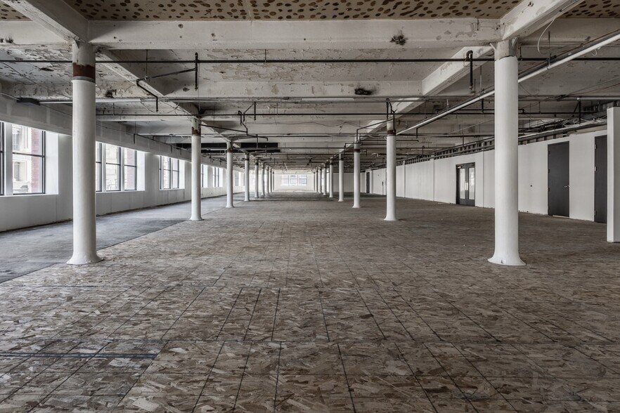 More Photos Of 36 S Pennsylvania St, Indianapolis Office For Lease