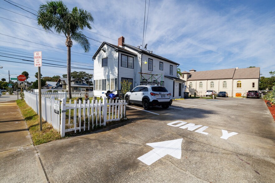 More Photos Of 429 N Ridgewood Ave, Daytona Beach Office For Sale