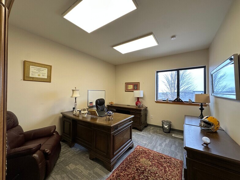 More Photos Of 580 Madison Ave, North Liberty Office For Sale