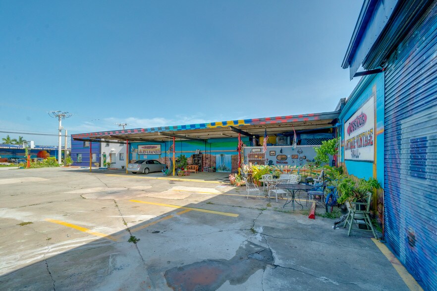 More Photos Of 117-137 Hughlett Ave, Cocoa General Retail For Sale