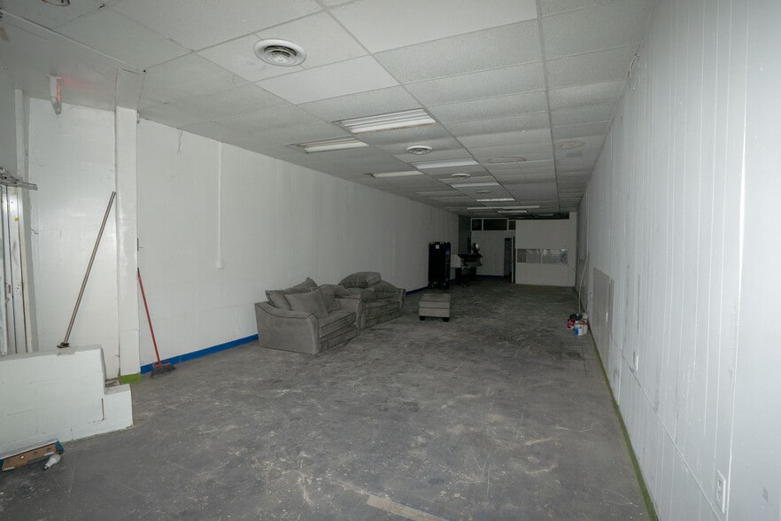 More Photos Of 14049-14051 Gratiot Ave, Detroit Storefront Retail Office For Sale