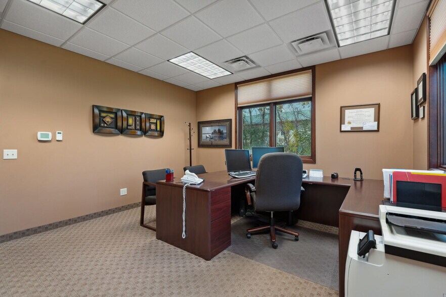 More Photos Of 225 Cedardale Dr SE, Owatonna Office For Sale