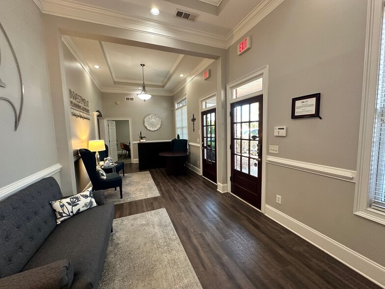 More Photos Of 327 Dahlonega Rd, Cumming Office For Lease