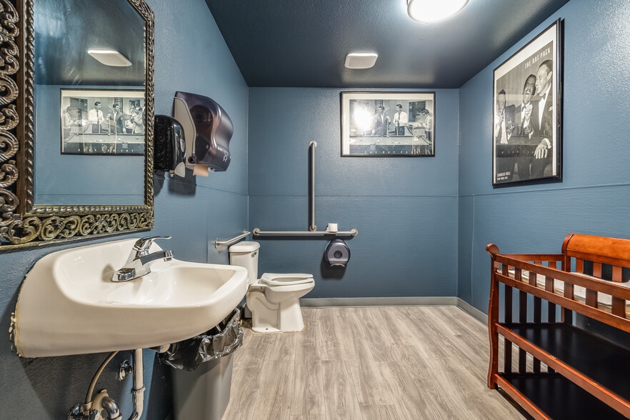 More Photos Of 302 S Main St, Kalispell Restaurant For Sale