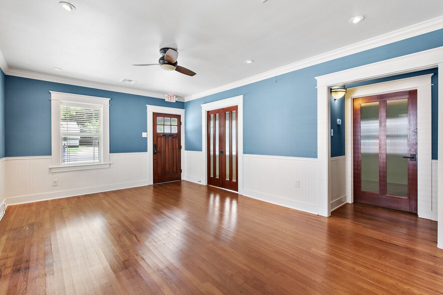 More Photos Of 1517 W Koenig Ln, Austin Office For Lease