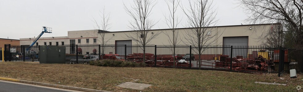 Primary Photo Of 45751 Elmwood Ct, Sterling Warehouse For Lease