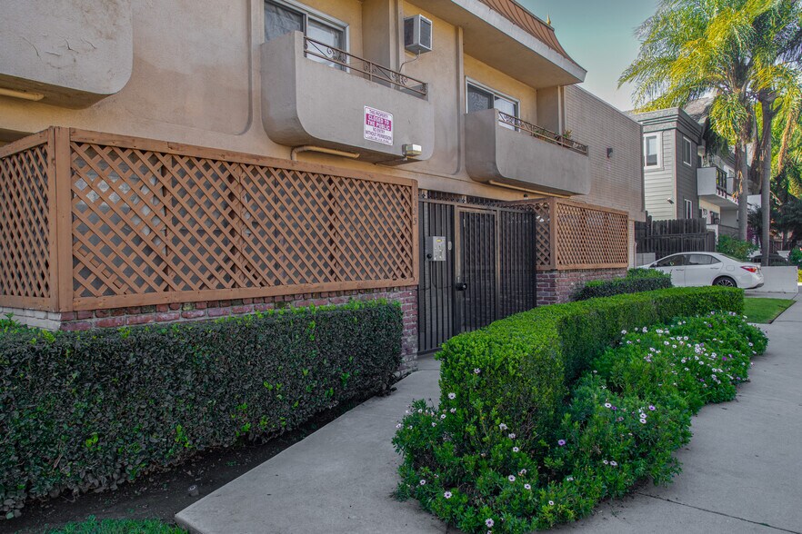 More Photos Of 1755 Granville Ave, Los Angeles Apartments For Sale