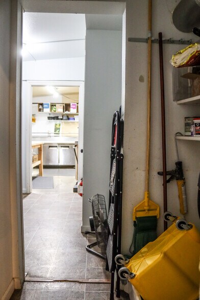 More Photos Of 426 Central Ave, Fairfield Storefront For Sale