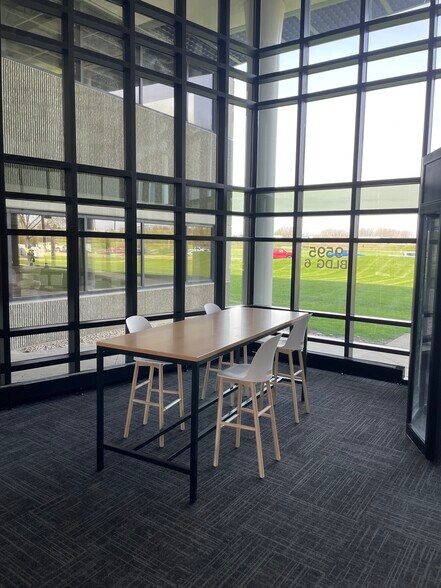 More Photos Of 9555-9595 Springboro Pike, Miamisburg Office For Lease