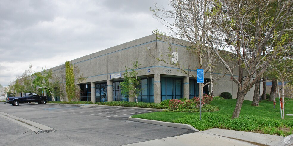 More Photos Of 27520 Avenue Hopkins, Valencia Distribution For Lease