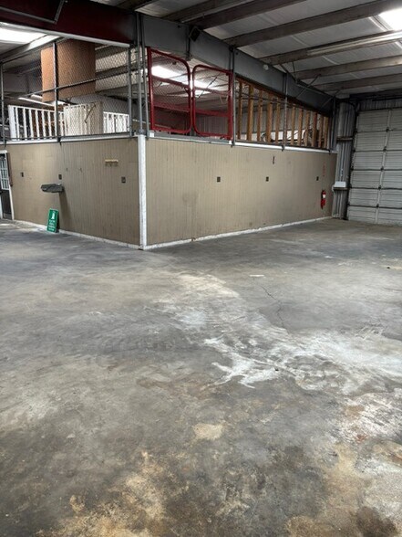 More Photos Of 2110 & 2114 Catalina Drive, Pasadena Industrial For Sale