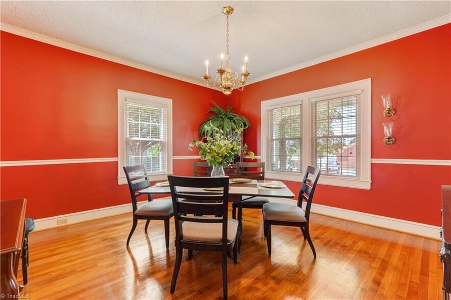 More Photos Of 17 E Main St, Thomasville Storefront Retail Office For Sale