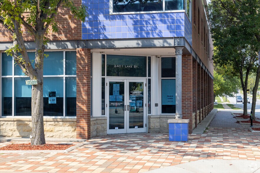 More Photos Of 2401 Lake St, Omaha Coworking Space