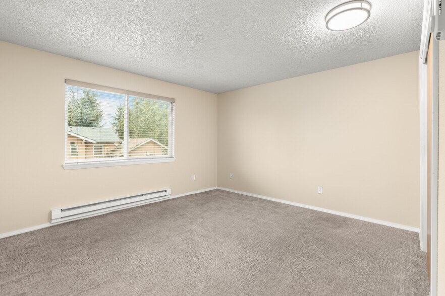 More Photos Of 430 Metzler St, Molalla Apartments For Sale