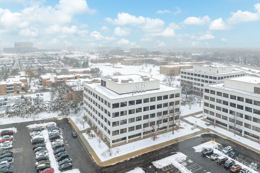 More Photos Of 1821 Walden Office Sq, Schaumburg Office For Lease