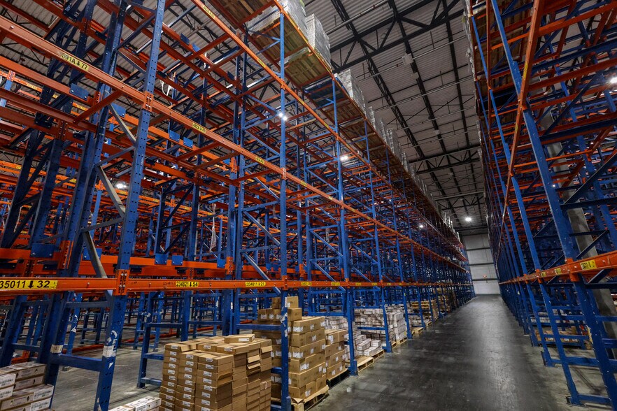 More Photos Of 54 Joseph St, Newark Warehouse For Lease