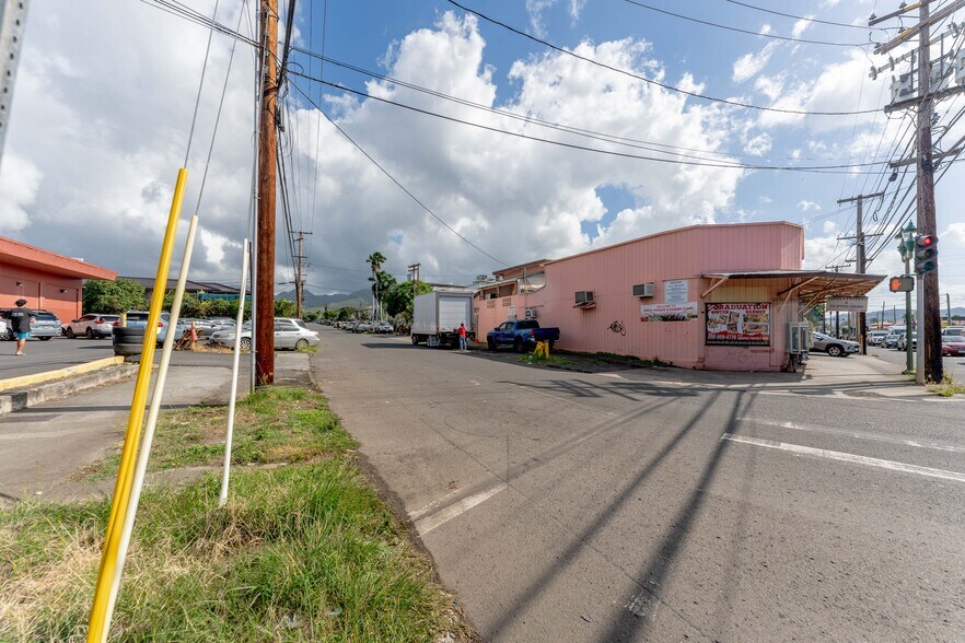 More Photos Of 1010 Kaili St, Honolulu Storefront Retail Residential For Sale